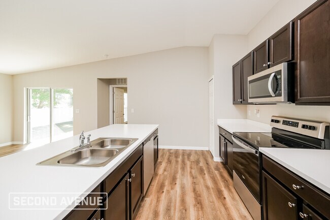 Foto del edificio - 2351 Briarwood St