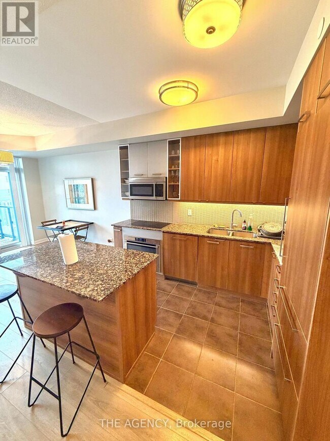 Photo du bâtiment - 5168 Yonge St