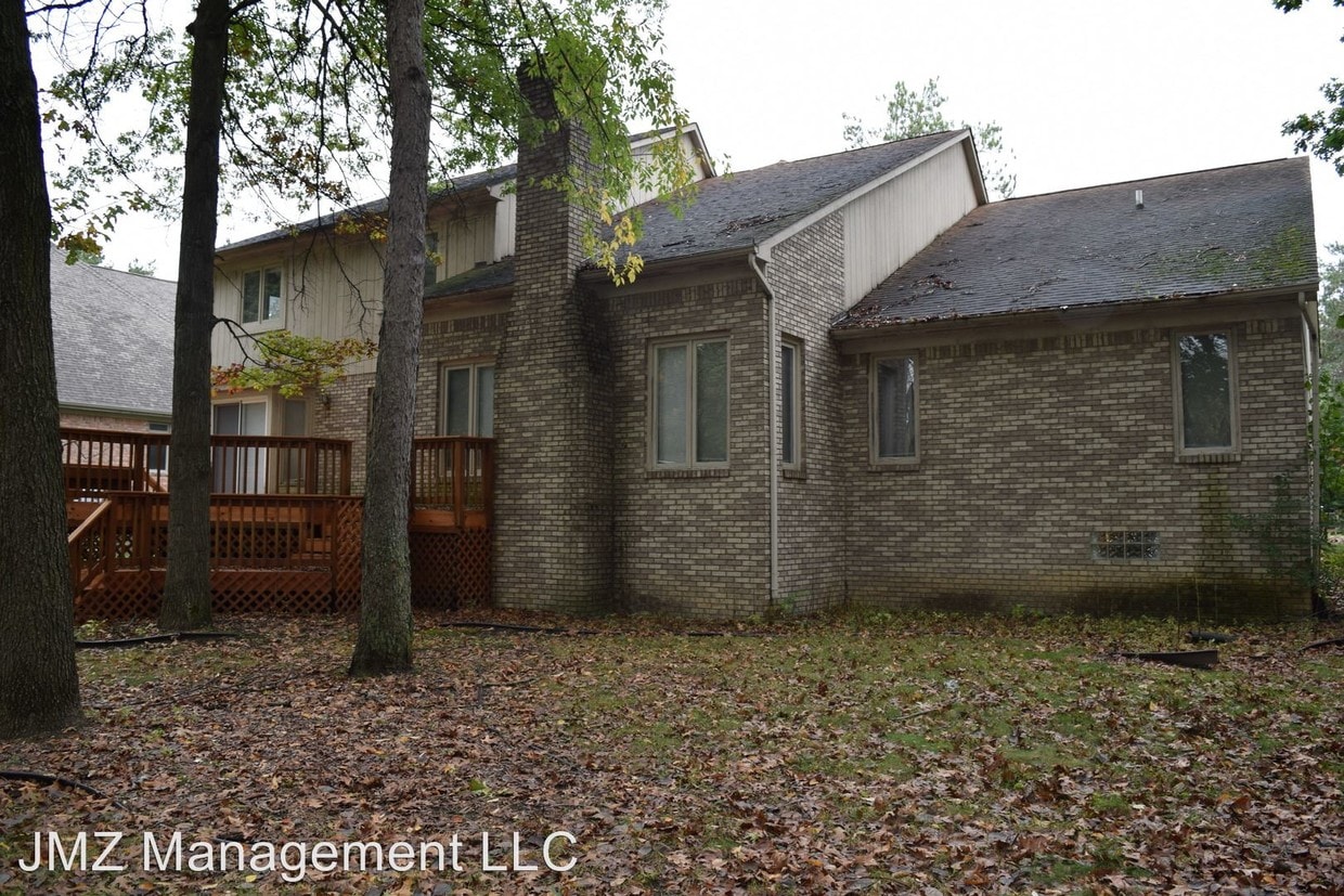 Building Photo - 8479 Pine Cove Dr