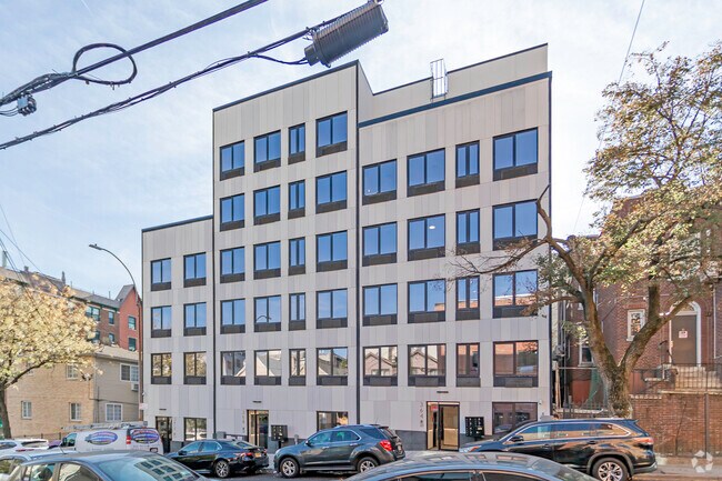 Building Photo - 364-372 E 194th St