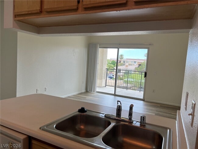 Building Photo - 2900 Sunridge Heights Pkwy