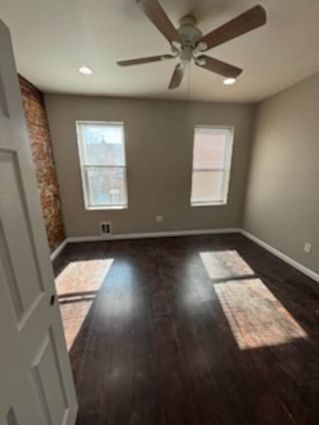 Building Photo - Stunning 3 Bed / 3 Bath Single-Family Home with Gated Backyard – Available Now!