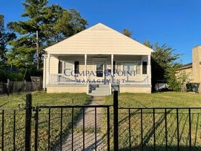 Building Photo - 558 Emerson Dr