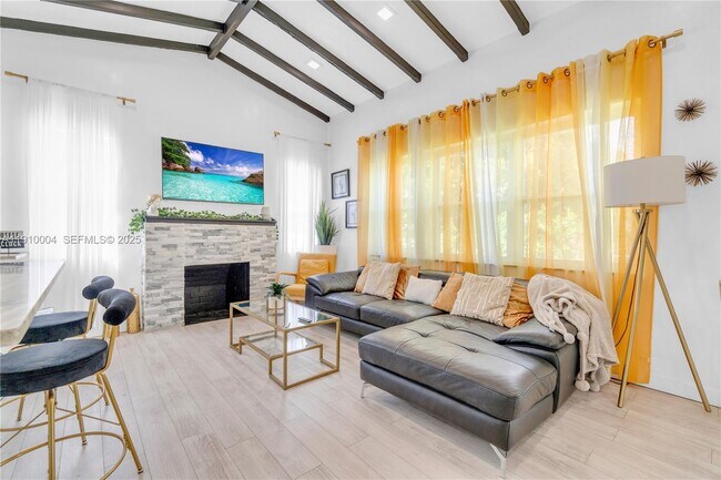 Foto del edificio - 774-774 NW 49th St