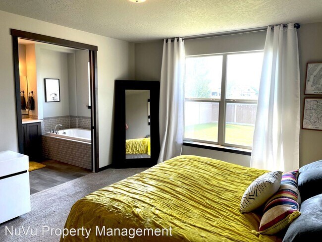 Foto del edificio - 3 br, 2.5 bath House - 2234 E. Warbler Lane