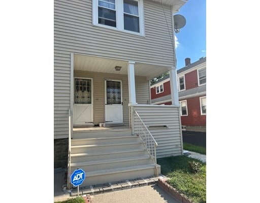Building Photo - 34 Fairlawn St