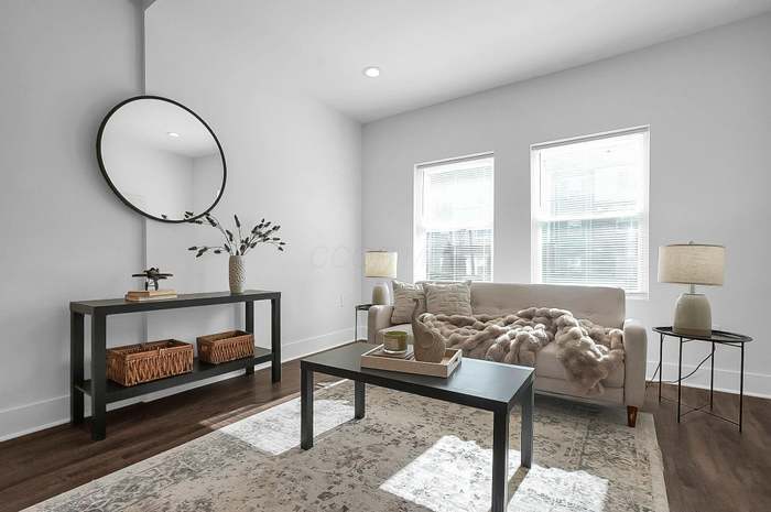 Foto principal - 768 E Whittier St