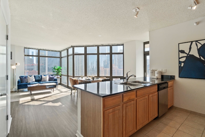 Photo - 318 N Desplaines St