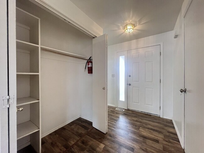 Foto del edificio - 10610 W Hinsdale St