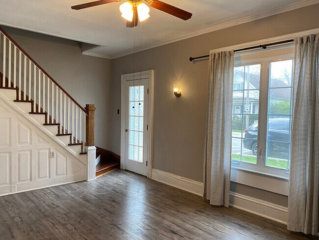 Sala de estar - 253 Jefferson St