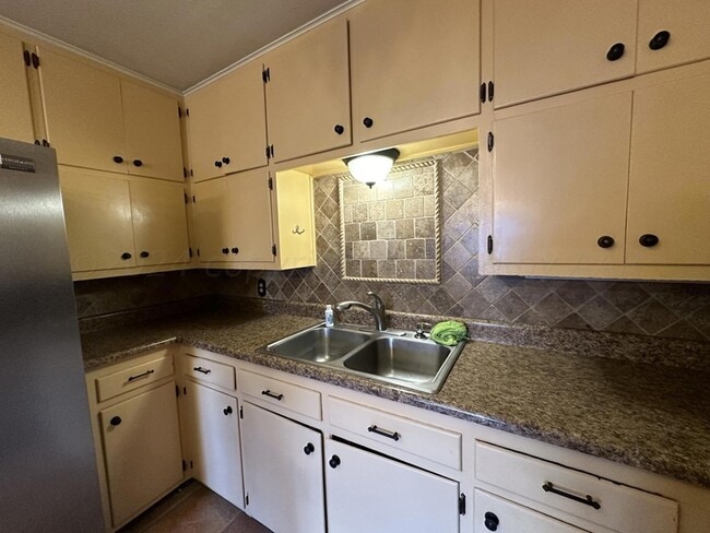 Building Photo - 2908 Jewell Dr