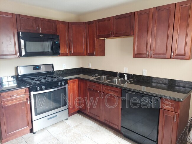 Foto del edificio - 6909 Louis XIV St