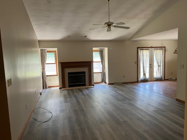 Building Photo - 1124 Old Crows Way