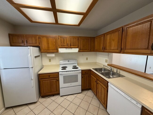 Building Photo - 62 Hayes Ave