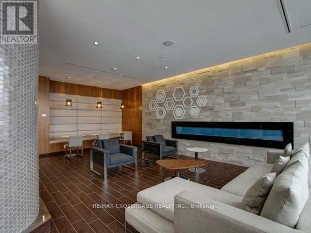 Building Photo - 36 Park Lawn Rd