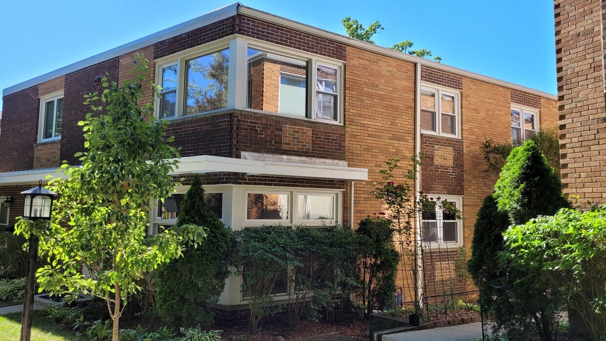 1986 Sheridan Rd, Highland Park, IL 60035 Townhome Rentals in