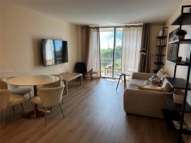 Foto del edificio - 2821 N Miami Beach Blvd