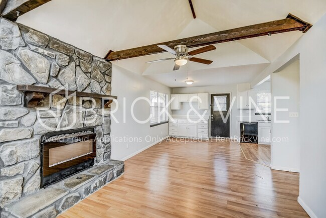 Foto del edificio - 851 25th Ave NE