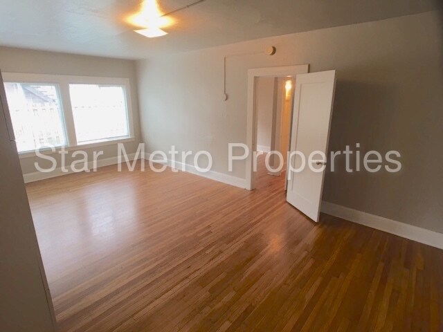 Building Photo - 2500 NE Hoyt St