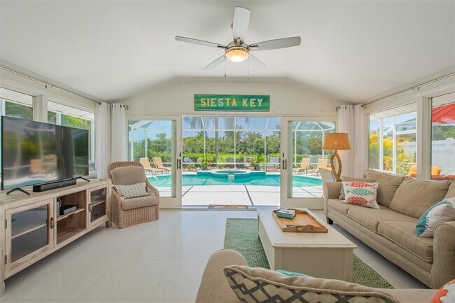 Foto del edificio - 8302 Midnight Pass Rd