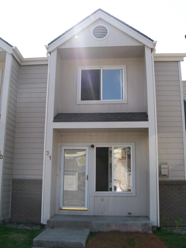 Foto principal - 2900 Ross Dr