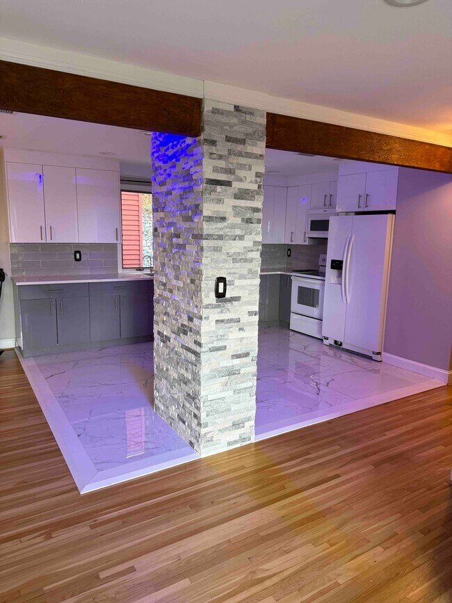 Foto del edificio - 251 Silleck St