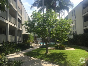 Foto principal - 850 N Kings Rd