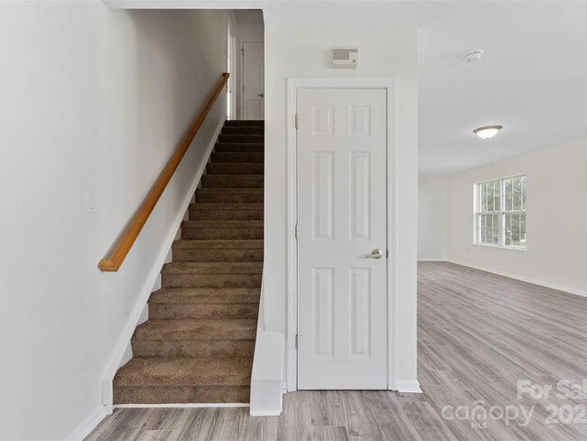 Building Photo - Earn Wealth While Leasing - Like a Homeowner - Lease to Own