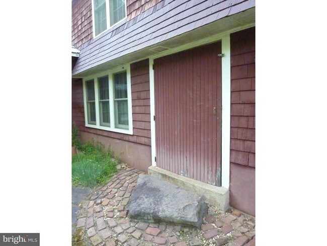 Building Photo - 1490 Millstone River Rd