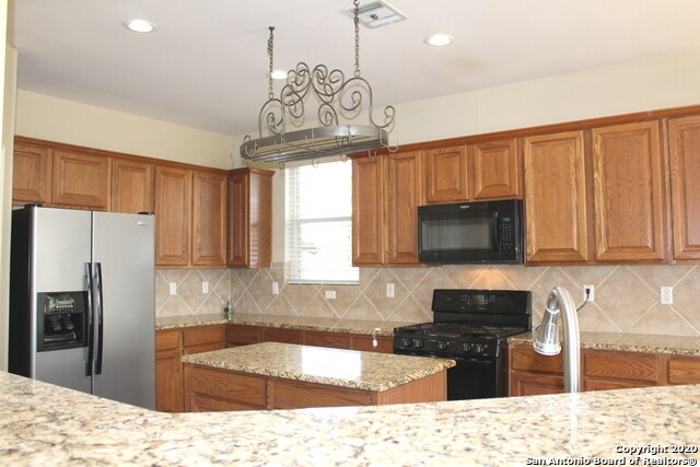 Building Photo - 1115 Peg Oak