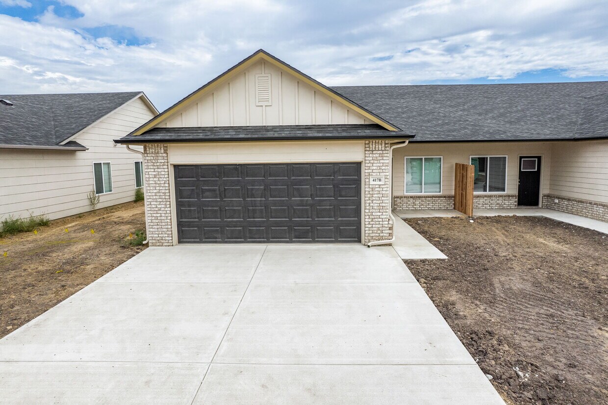 415 SE 14th St, Newton, KS 67114 Townhome Rentals in Newton KS