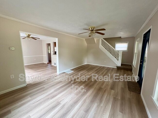 Building Photo - 605 Sackett Ave