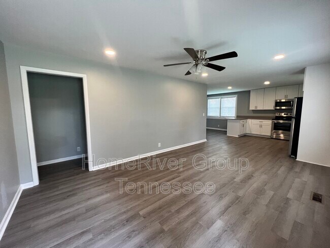 Foto del edificio - 202 Bonnacliff Ct