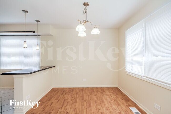 Foto del edificio - 1421 Timber Ln