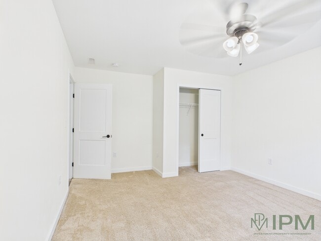 Foto del edificio - 2585 Emma Ln