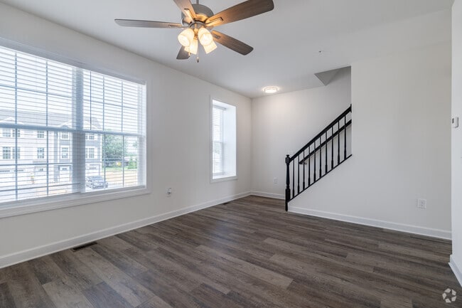 3BR, 2.5BA - 1,625SF - Living Room - Foxpoint