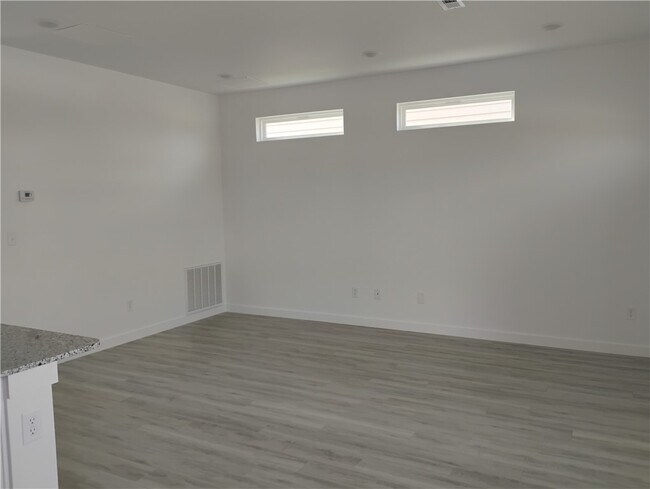 Foto del edificio - 840 Ventnor Ave
