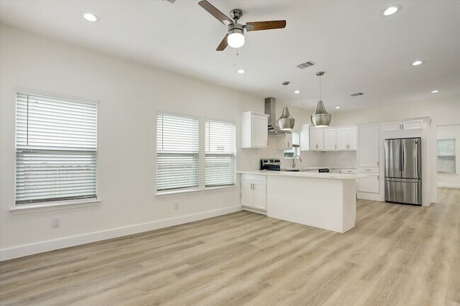 Foto del edificio - 3515 Delhi St