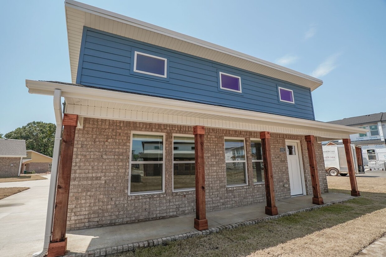 2 Bed 2 Bath Home in Fayetteville! - 2 Bed 2 Bath Home in Fayetteville!