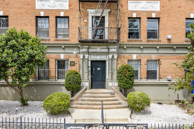 Entrance - Kenmore Park