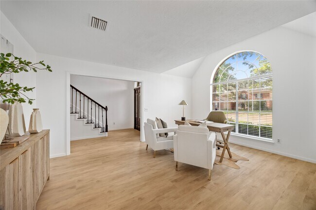 Foto del edificio - 10310 Minturn Ln