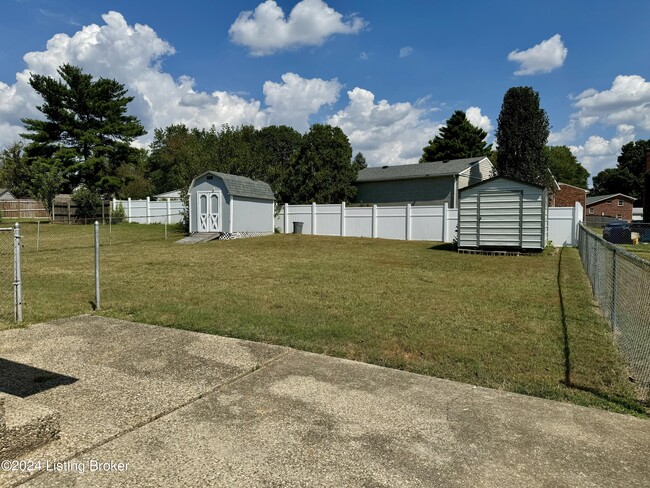 Building Photo - 8413 Cloverport Dr