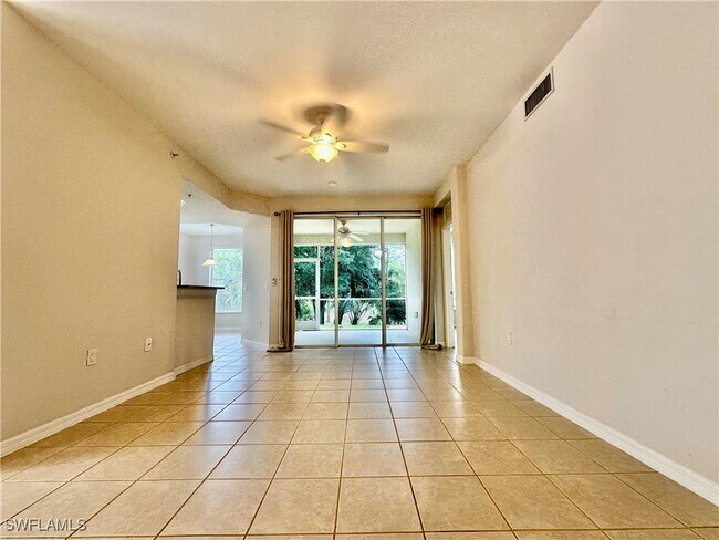 Foto del edificio - 1345 Henley St