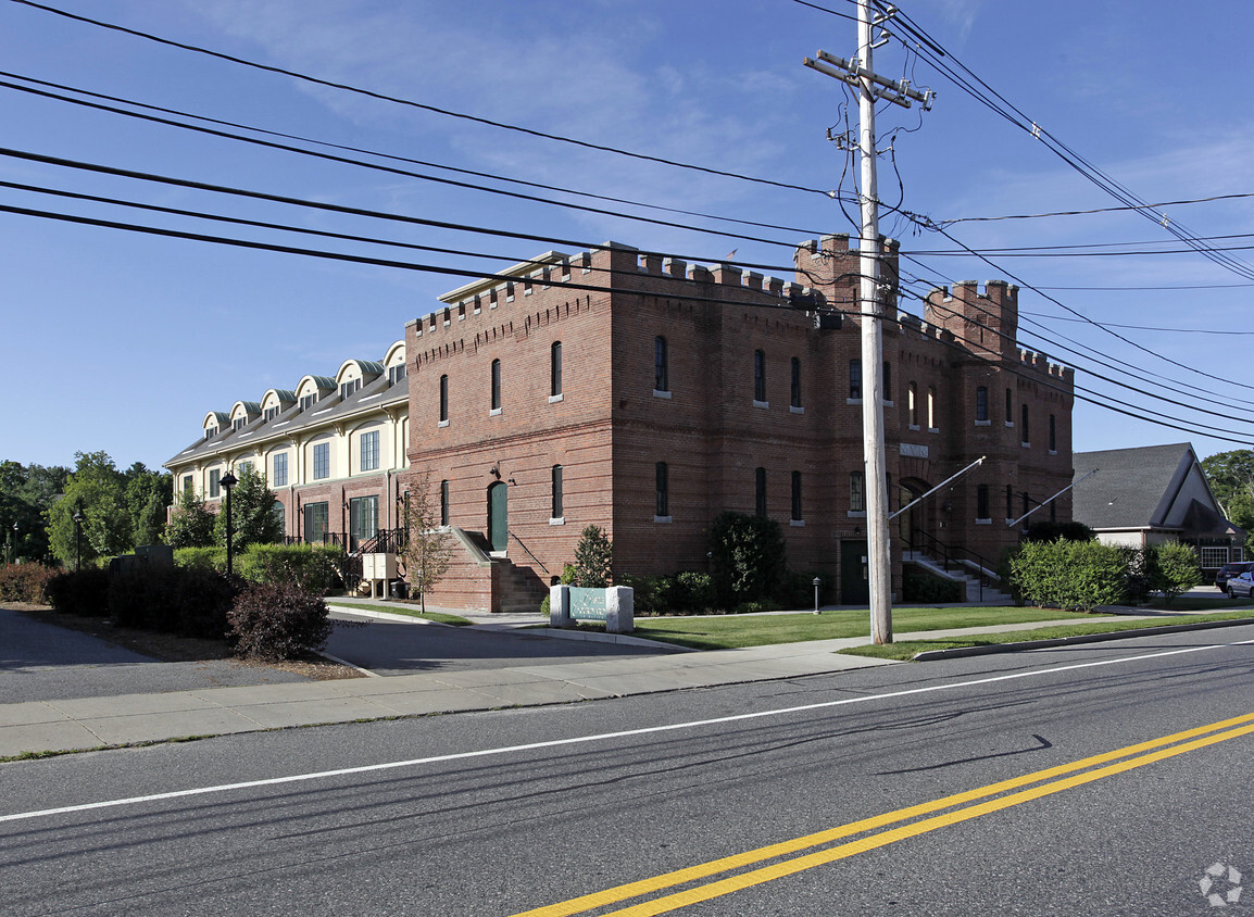 Building Photo - Castle Courtyard in Natick