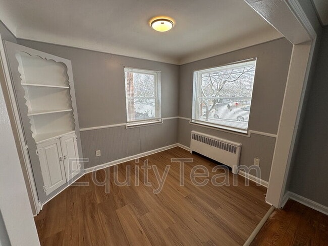 Foto del edificio - 5929 Oakwood Ave