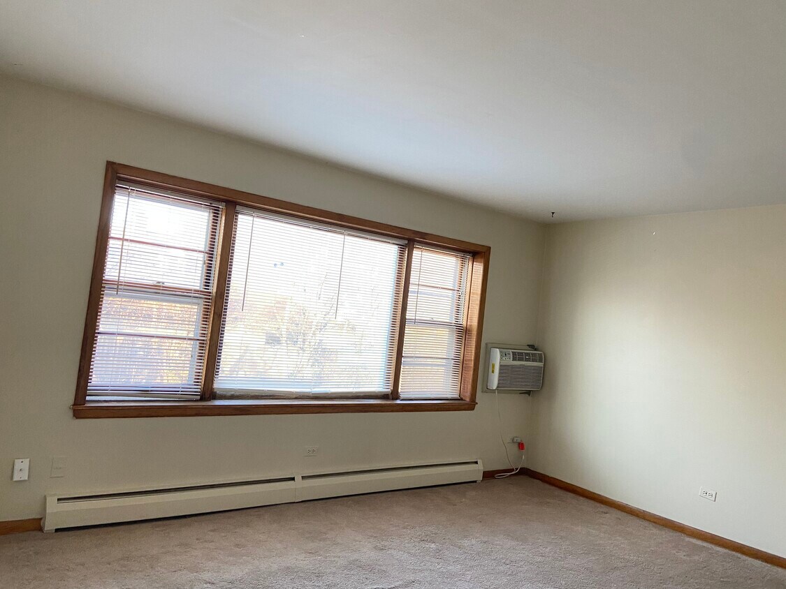 52 W Terrace St Unit 2b, Villa Park, IL 60181 Apartments in Villa