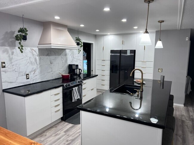 Foto del edificio - Desirable 3 bedroom/2 bath rambler located in Marysville