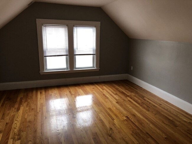 Building Photo - 4Br/2Bth, Great location, close to Wentwoth, Orange Line, Laundry in UNIT!