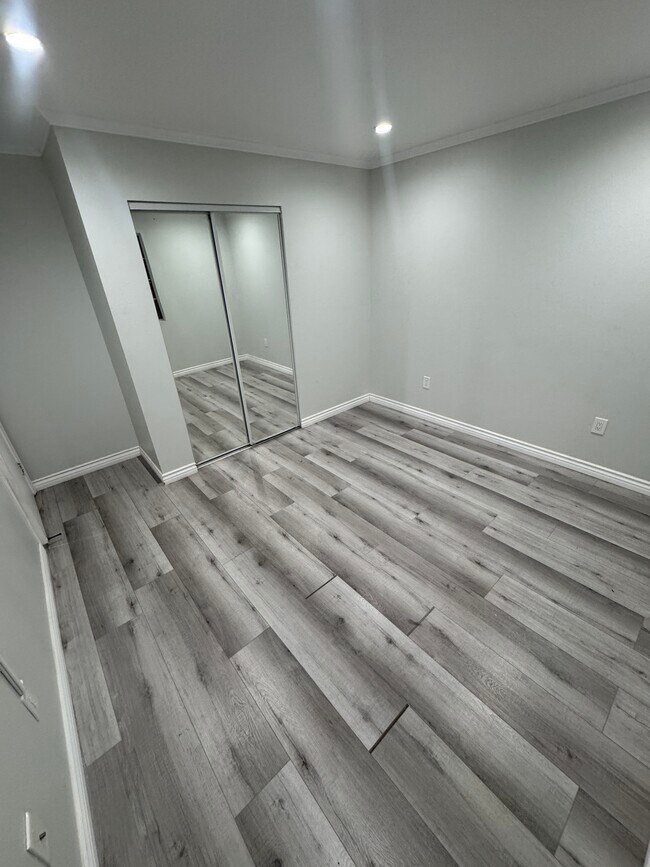 Foto del edificio - 6631 Heliotrope Ave