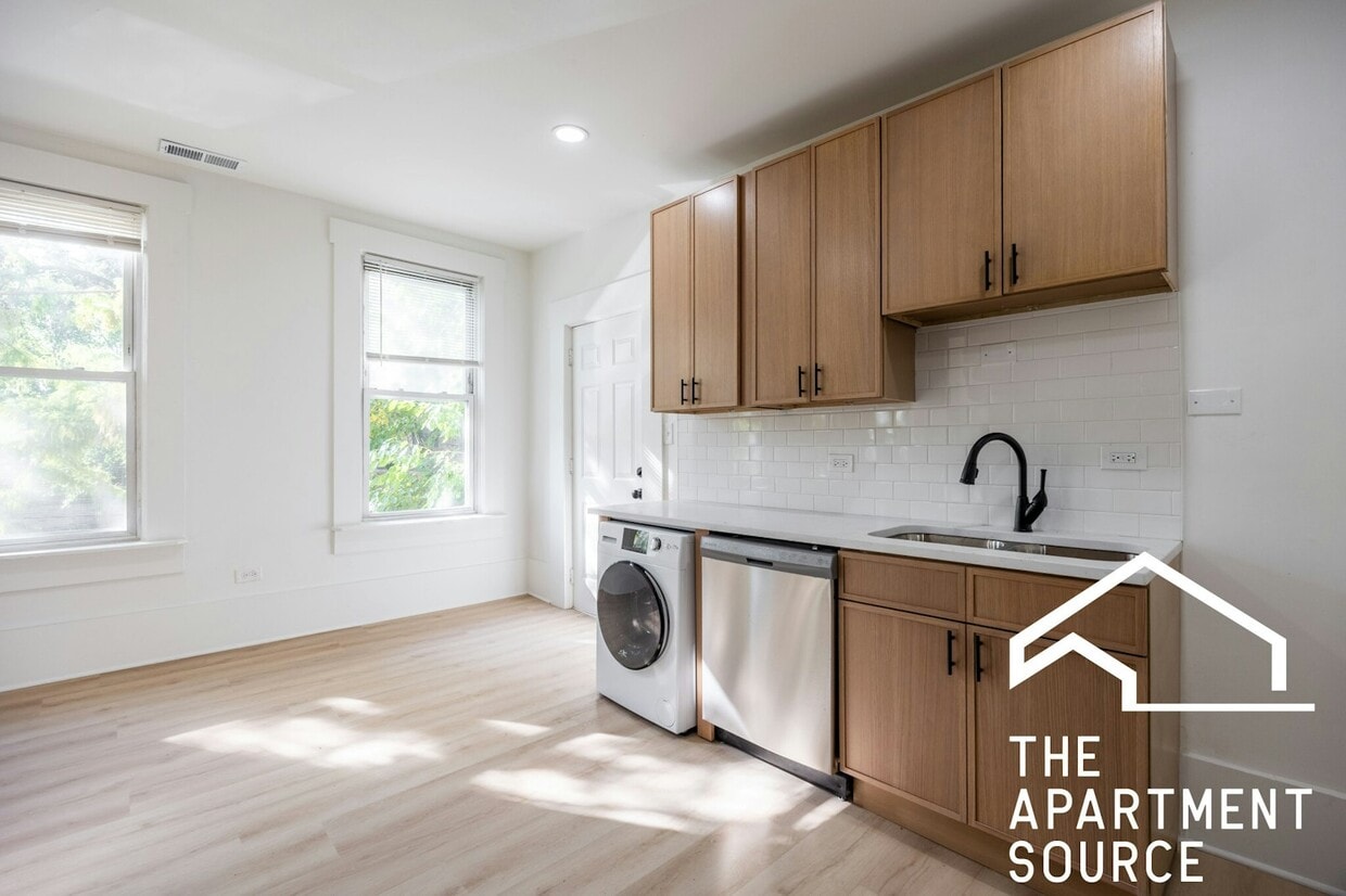 Photo - 2301 North Leavitt Street, Unit 3F